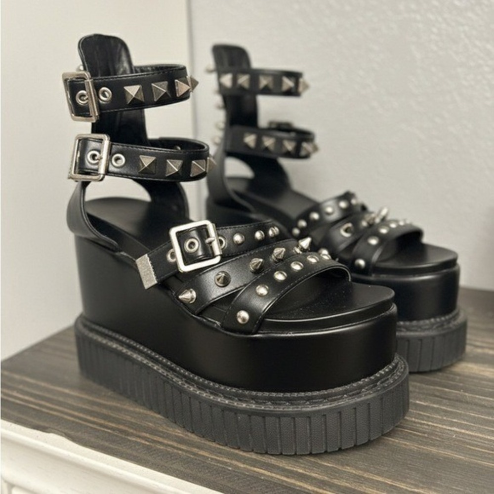 Dolls Kill Go Berzerk Platform Sandals Black Goth Punk Spikes 7.5‎ Studded